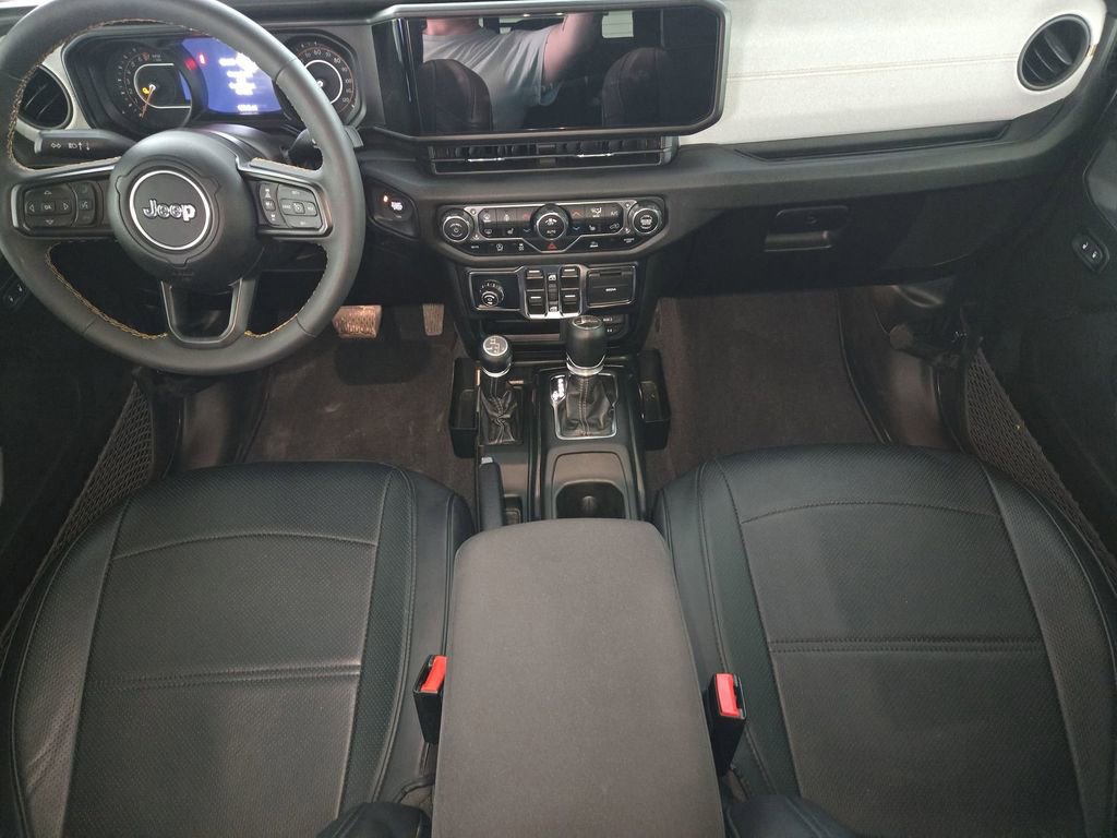 Used 2024 Jeep Gladiator Sport AWD/4WD image 25