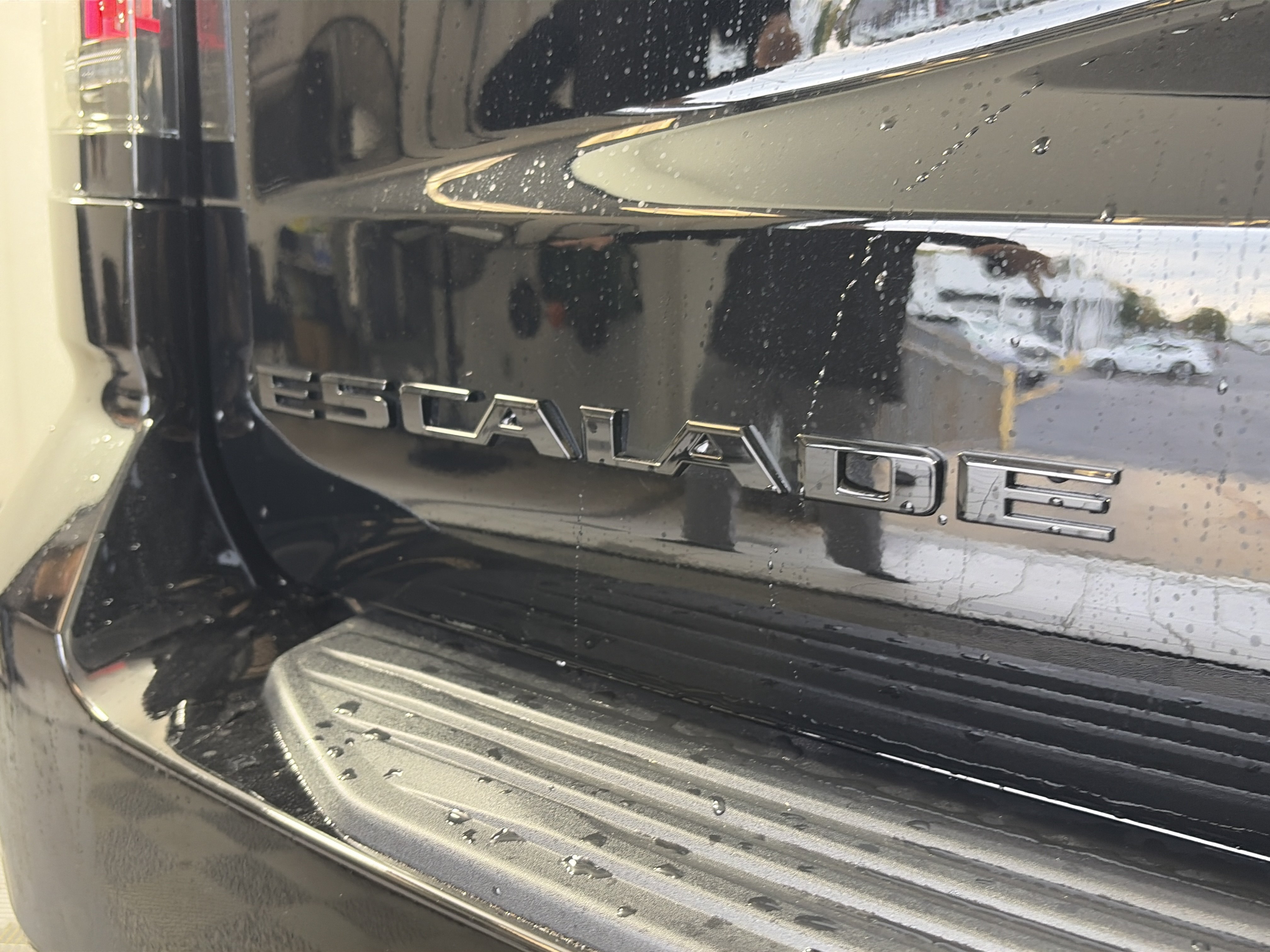 Certified 2026 Cadillac Escalade ESV V w/ LPO, ONYX Package AWD/4WD image 18