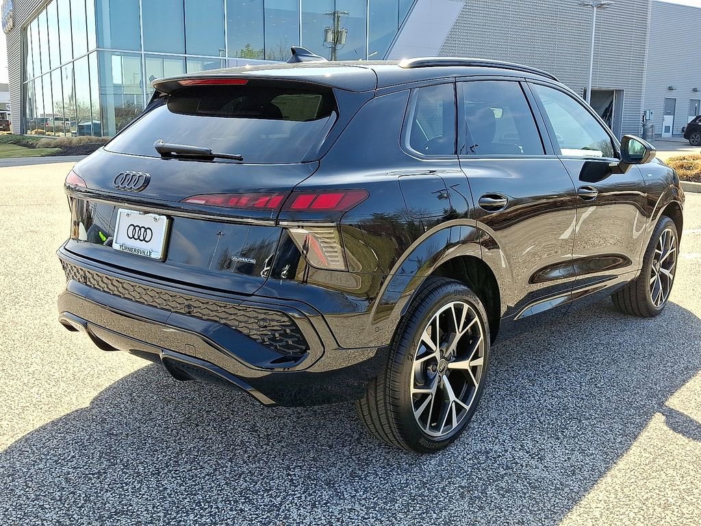 New 2026 Audi Q3 quattro 2.0T AWD/4WD image 4