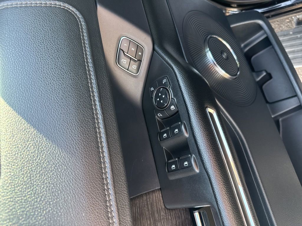 Used 2021 Ford Expedition Limited AWD/4WD image 12