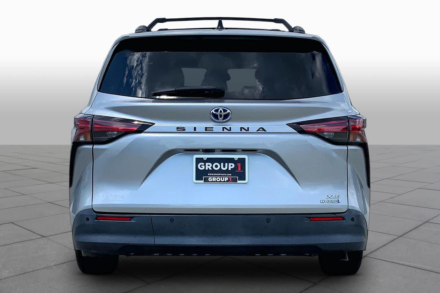 Used 2021 Toyota Sienna XLE FWD image 5