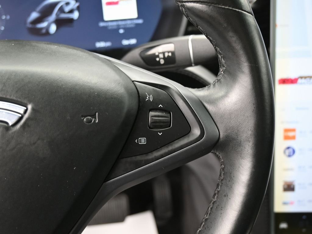 Used 2018 Tesla Model X 75D image 17