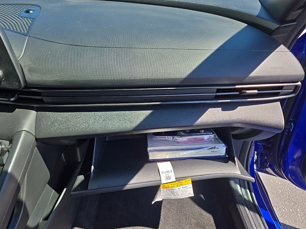Used 2025 Hyundai Elantra Sport FWD image 40