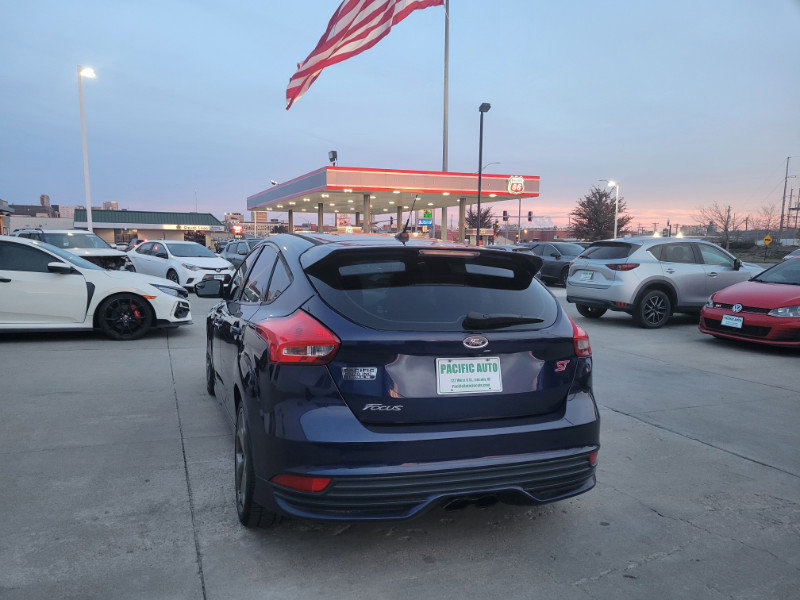 Used 2016 Ford Focus ST image 7