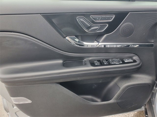 Certified 2023 Lincoln Corsair FWD image 12