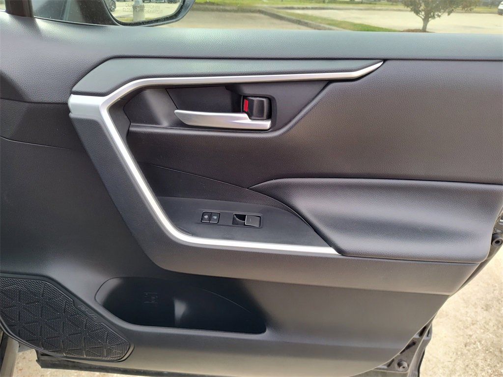 Used 2024 Toyota RAV4 XLE image 33