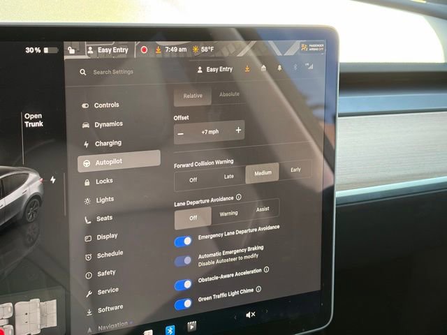 Used 2025 Tesla Model Y Long Range image 16