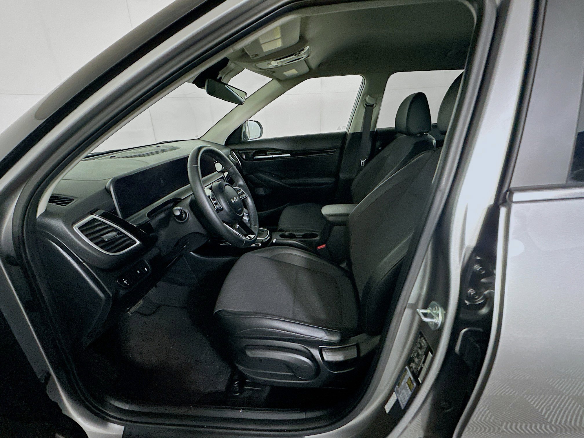 Used 2024 Kia Seltos S image 13