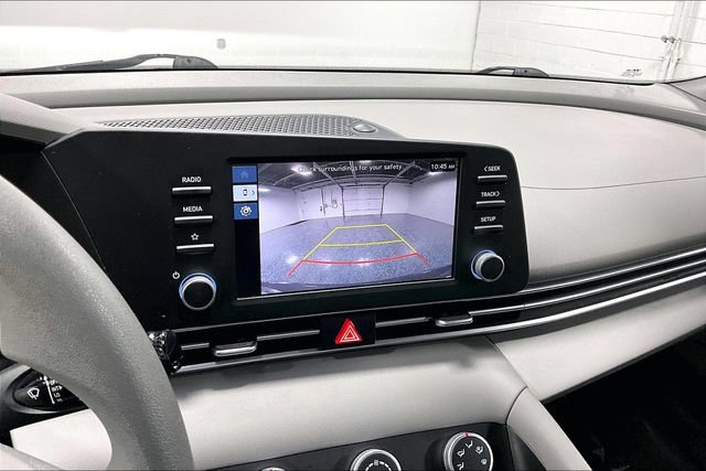Used 2025 Hyundai Elantra SE FWD image 15