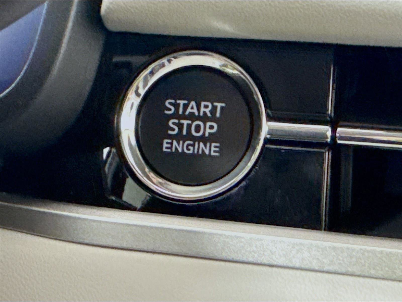 New 2026 Mitsubishi Outlander SE image 11