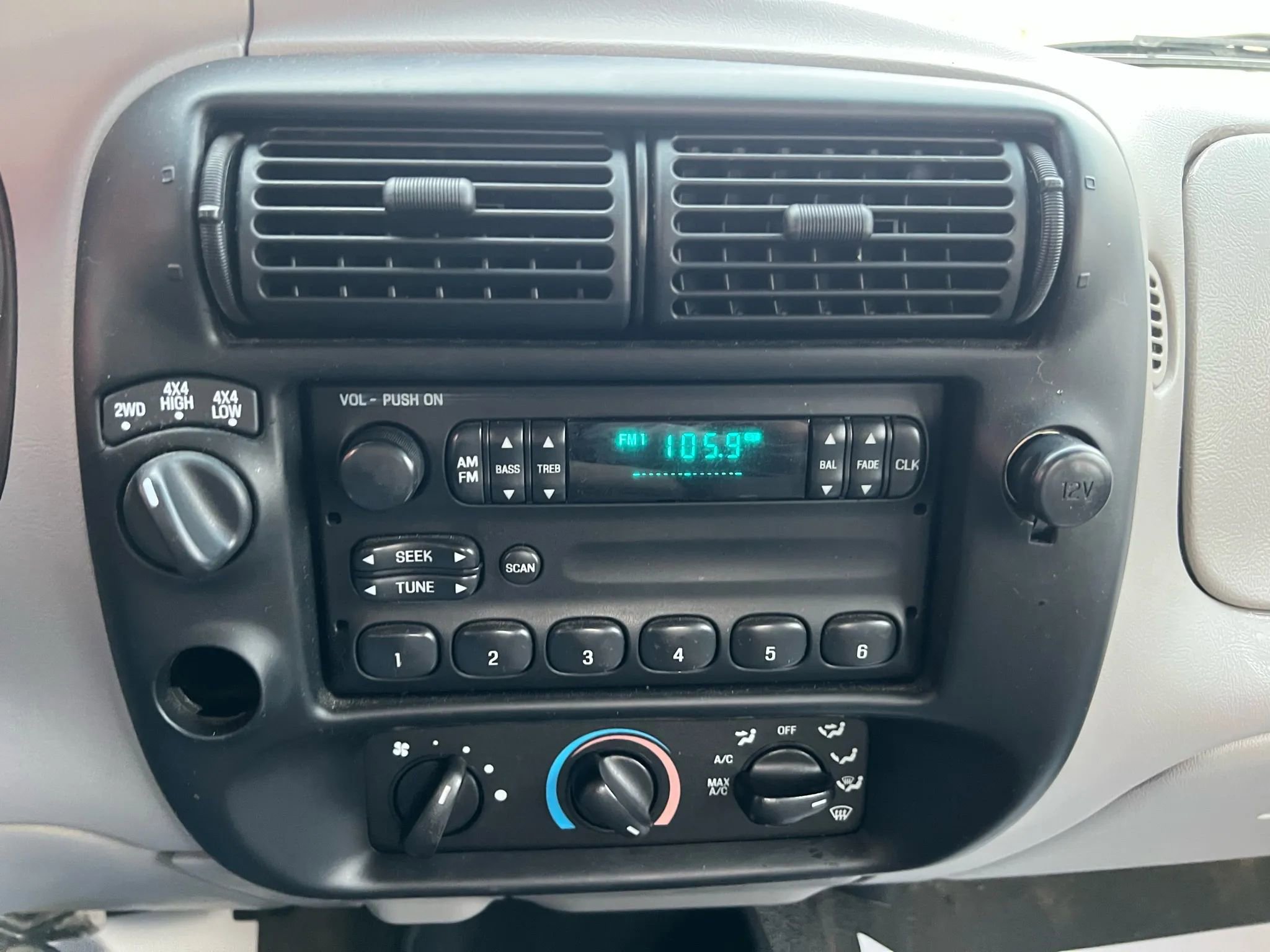Used 1997 Ford Ranger Splash image 15