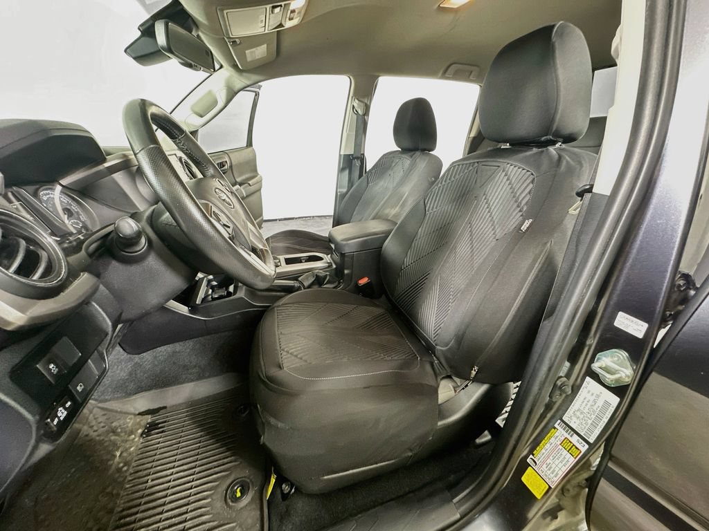 Used 2021 Toyota Tacoma SR5 RWD image 16