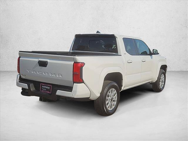 Used 2025 Toyota Tacoma SR5 AWD/4WD image 5