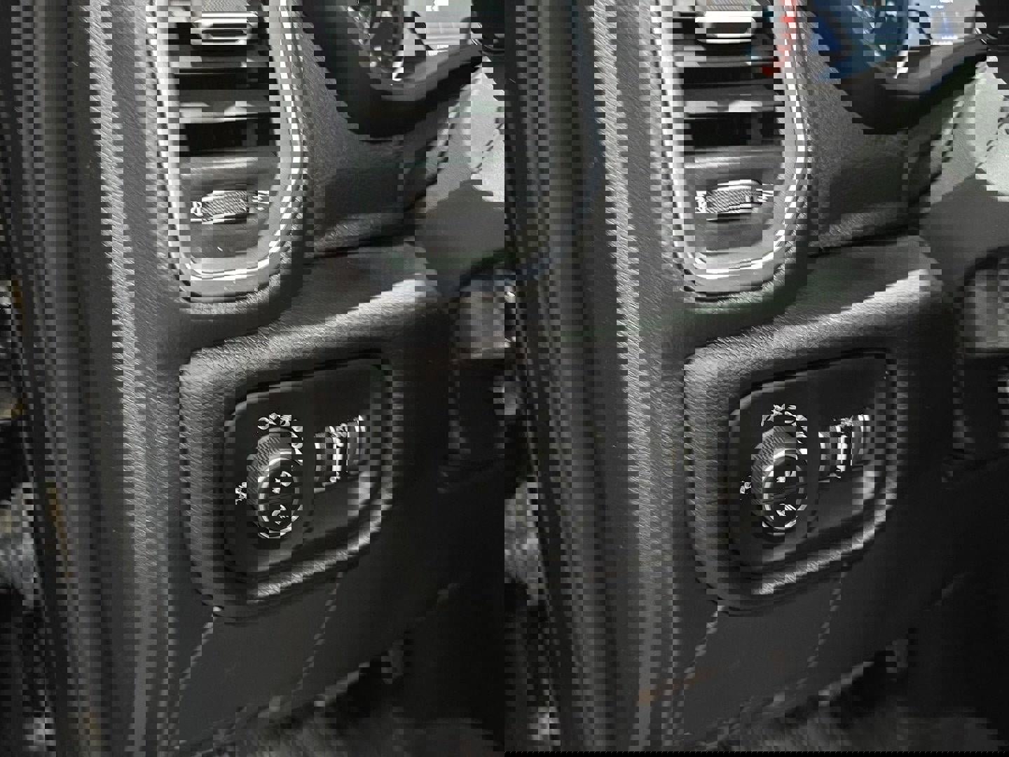 Used 2024 RAM 3500 Laramie w/ Sport Appearance Package image 10