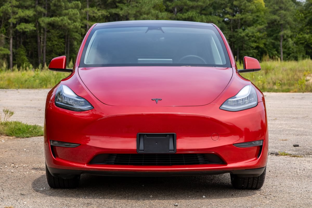 Used 2023 Tesla Model Y Long Range AWD/4WD image 2