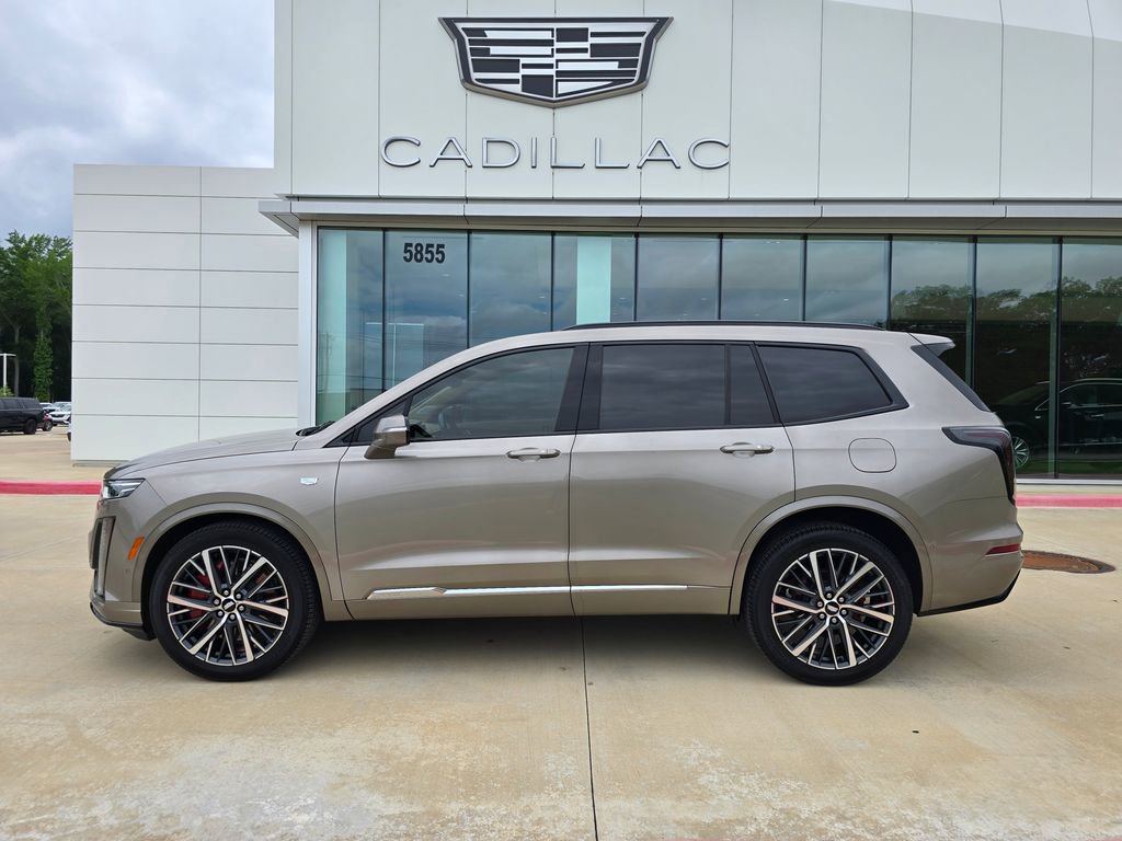 Used 2023 Cadillac XT6 Sport w/ Platinum Package AWD/4WD image 2