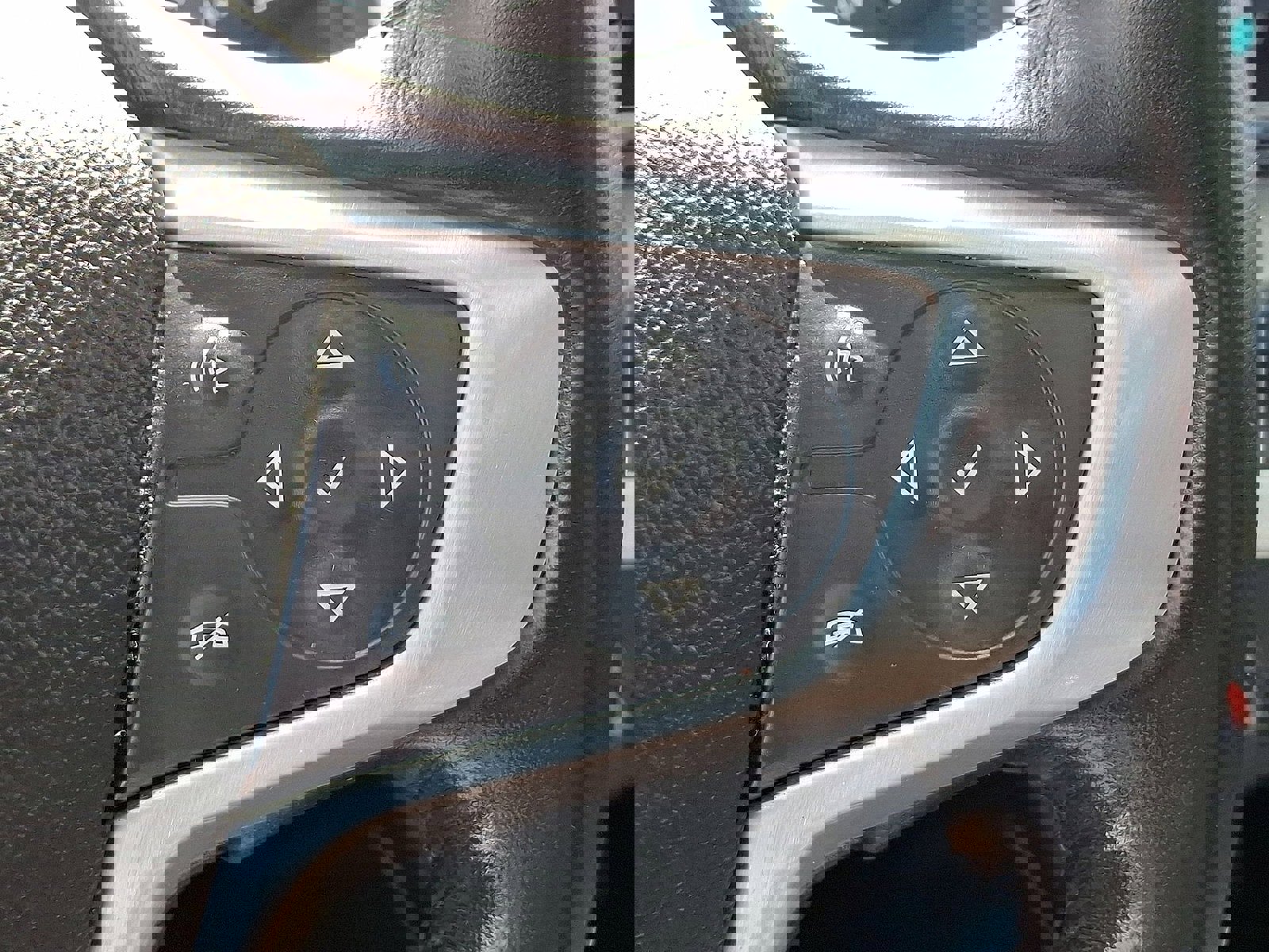 Certified 2019 GMC Acadia SLT w/ LPO, Floor Liner Package image 18