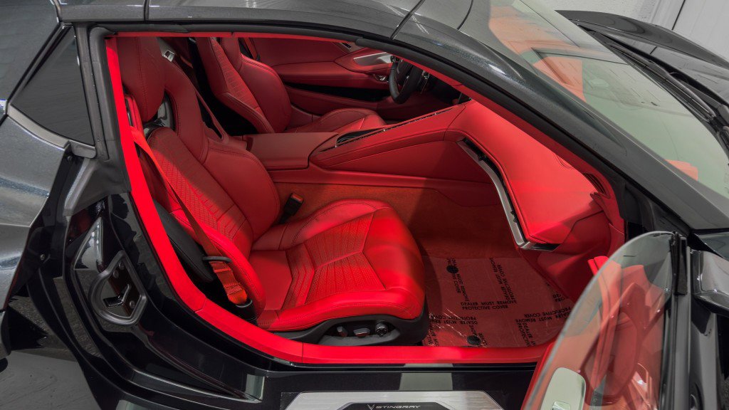 Used 2024 Chevrolet Corvette Stingray Premium Conv w/ Z51 Performance Package image 24