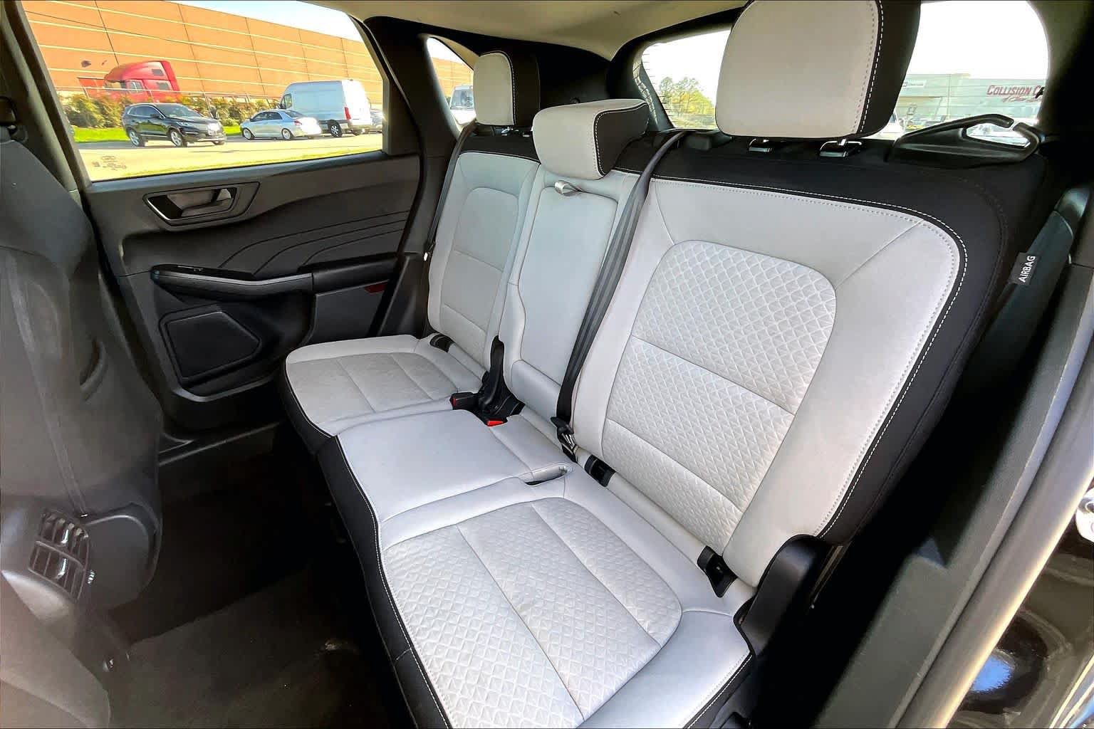 Used 2025 Ford Escape Active AWD/4WD image 38