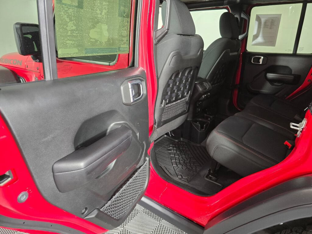 Used 2021 Jeep Wrangler Unlimited Rubicon AWD/4WD image 36
