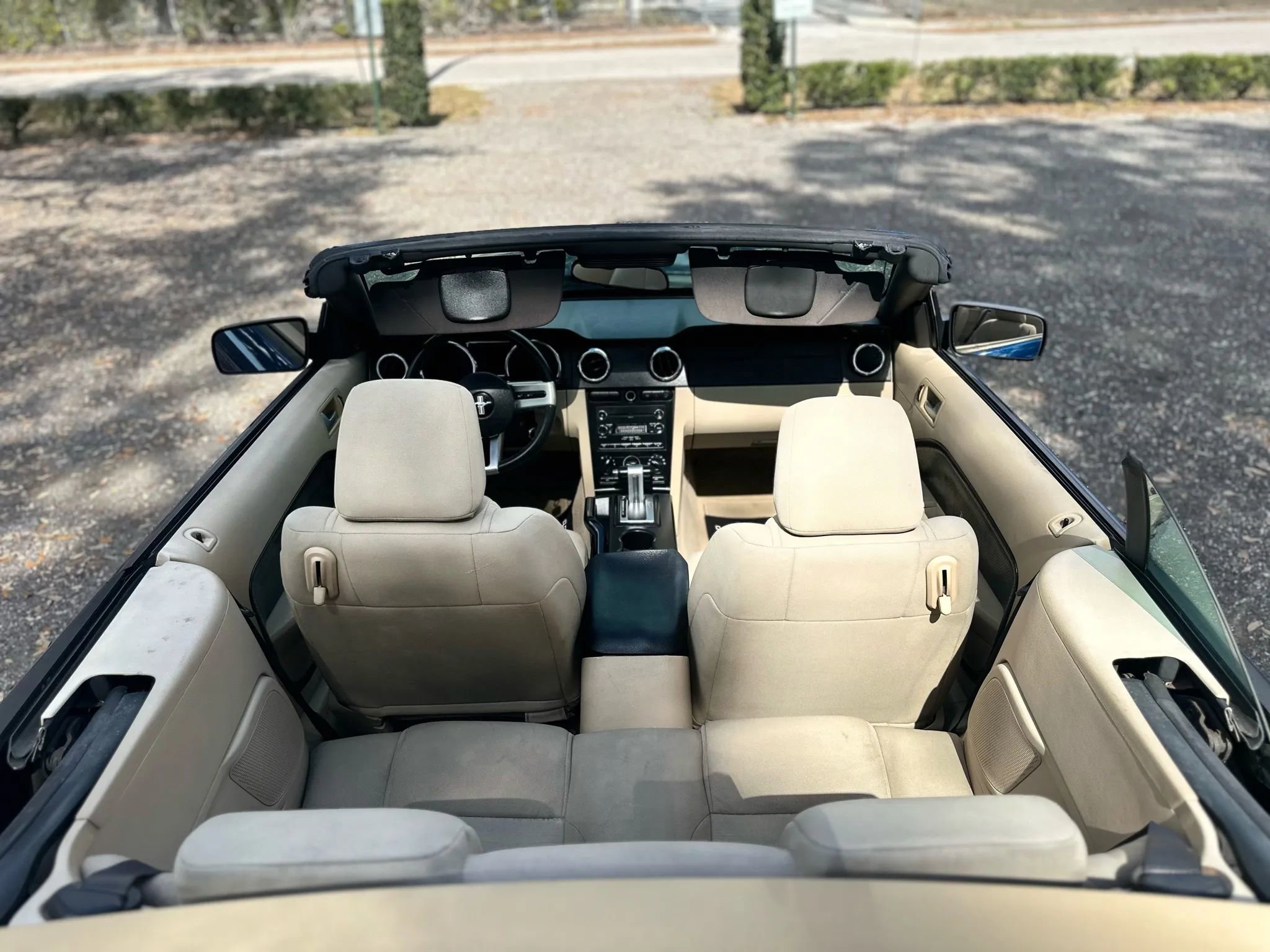 Used 2009 Ford Mustang Deluxe Convertible image 9