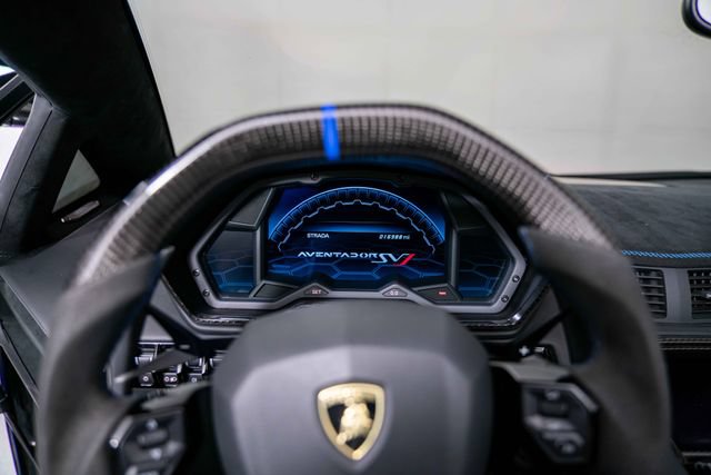 Used 2021 Lamborghini Aventador SVJ AWD/4WD image 18