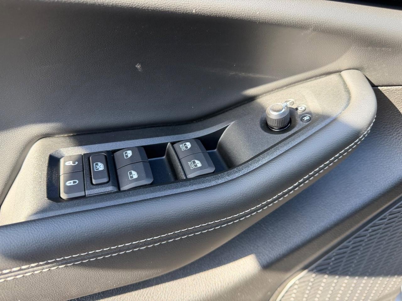 New 2025 Jeep Grand Cherokee Laredo X w/ Luxury Tech Group I image 20