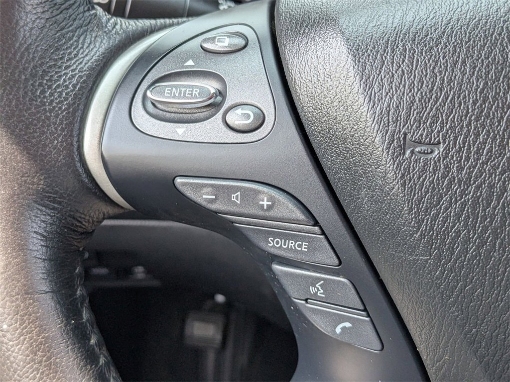 Used 2020 Nissan Pathfinder Platinum image 19