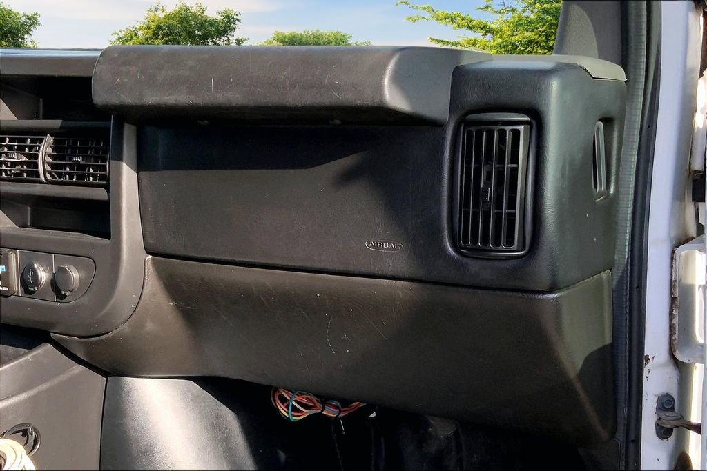 Used 2015 Chevrolet Express 2500 image 20