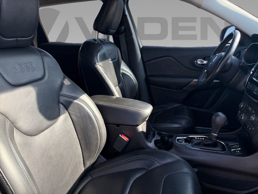 Used 2019 Jeep Cherokee Limited w/ Technology Group image 6