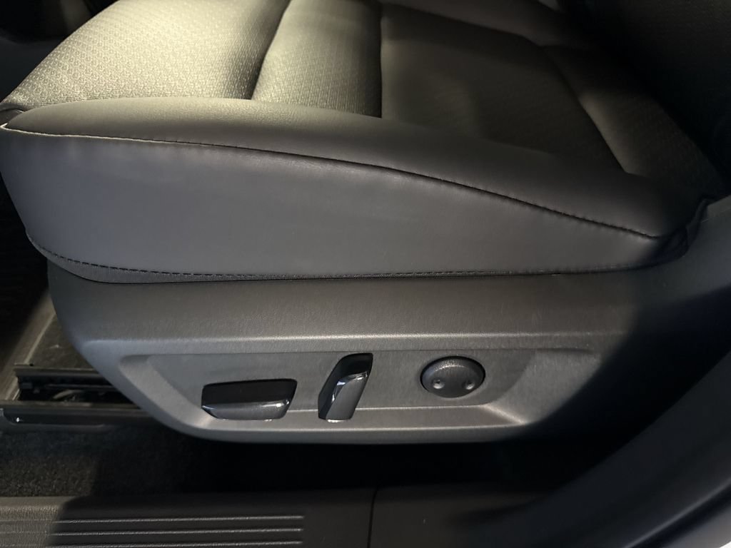 New 2026 Nissan Rogue Dark Armor AWD/4WD image 14
