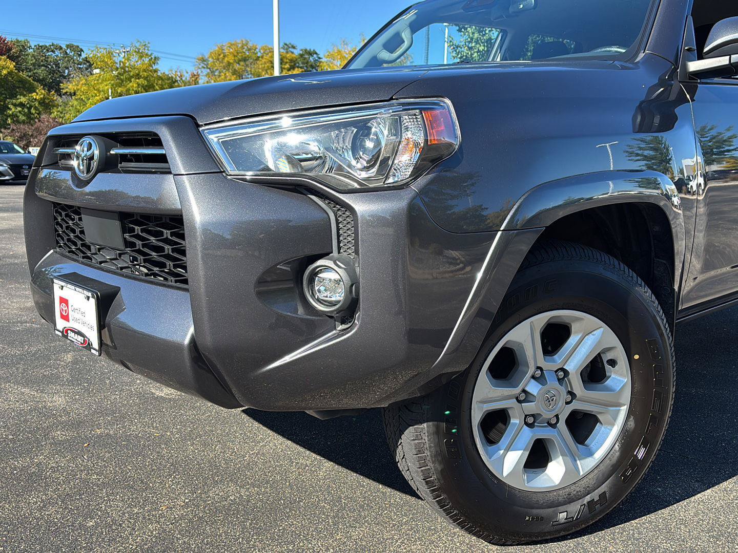 Used 2022 Toyota 4Runner SR5 AWD/4WD image 5