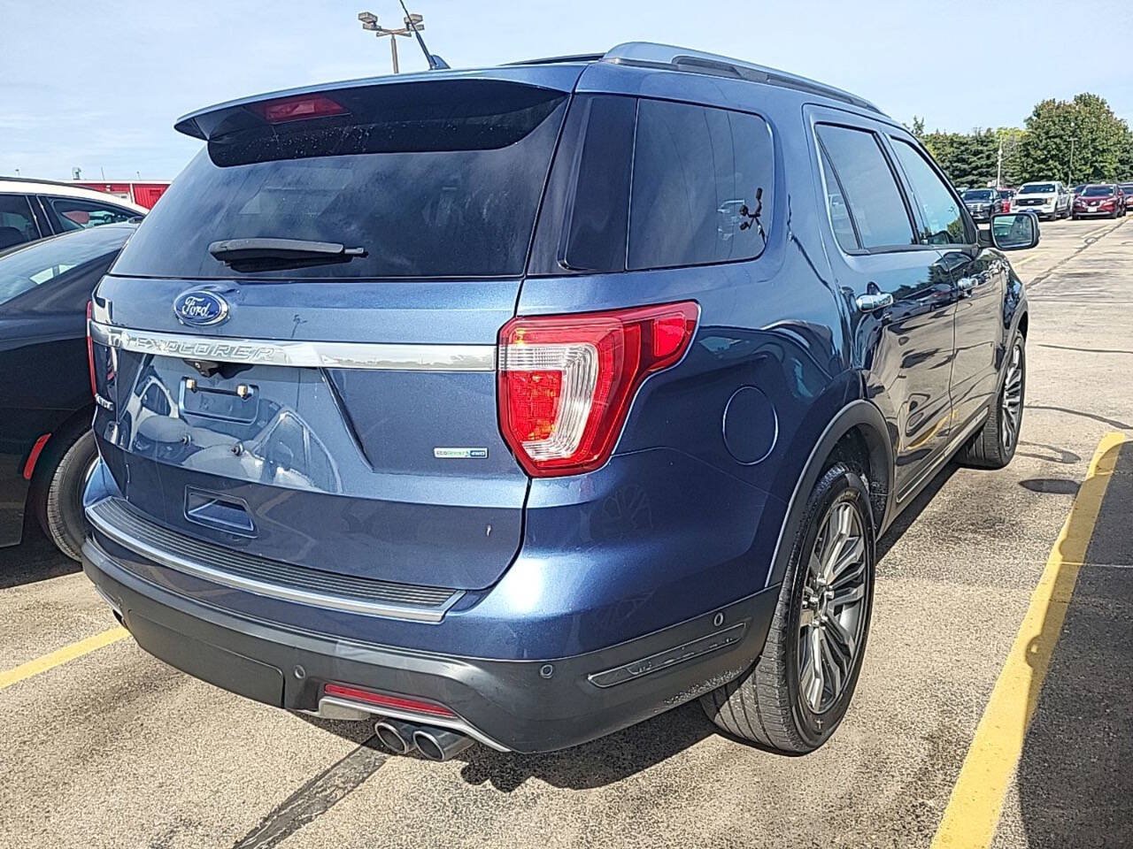 Used 2018 Ford Explorer Platinum AWD/4WD image 4