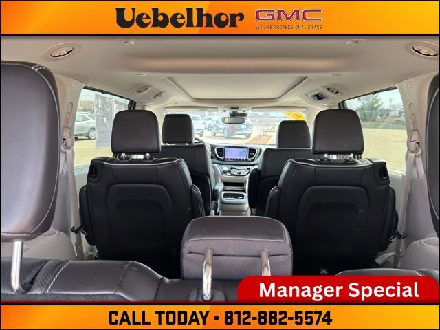 Used 2024 Chrysler Pacifica Limited FWD image 12
