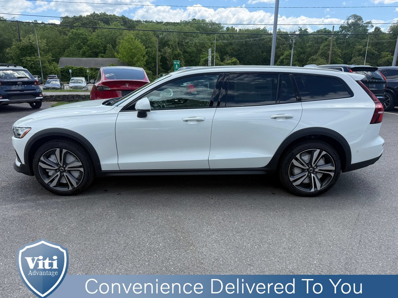 New 2026 Volvo V60 B5 Cross Country Plus w/ Protection Package Premier AWD/4WD image 5
