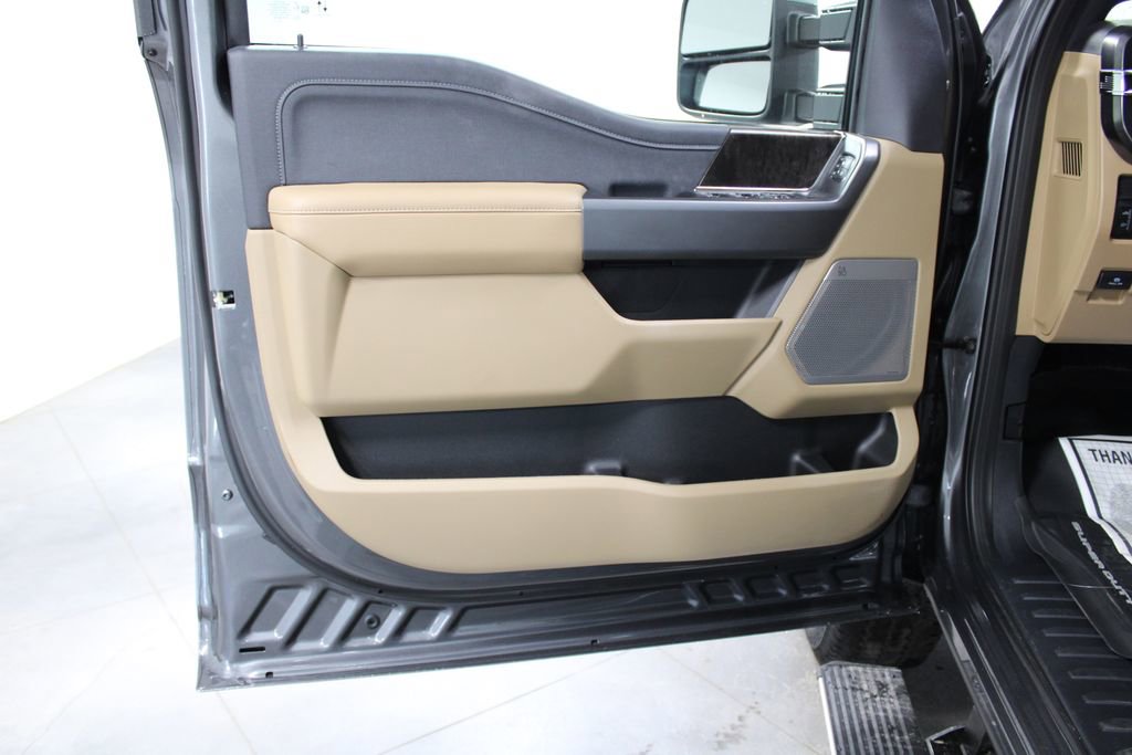 New 2026 Ford F250 Lariat w/ Chrome Package image 27