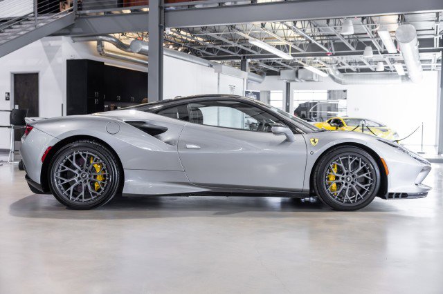Used 2020 Ferrari F8 Tributo image 8