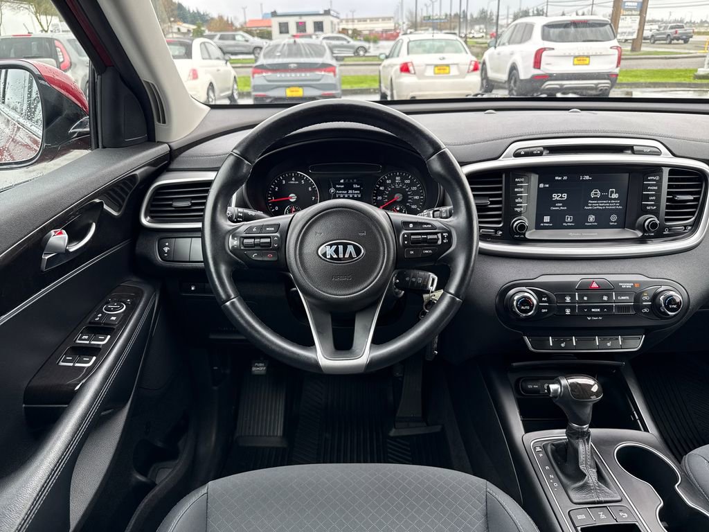 Used 2017 Kia Sorento LX w/ LX Convenience Package image 25