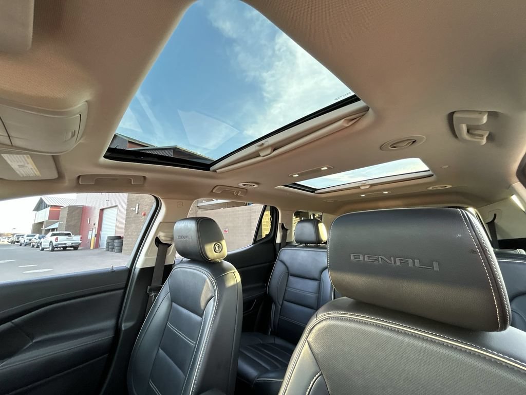 Used 2022 GMC Acadia Denali w/ Denali Ultimate Package FWD image 19