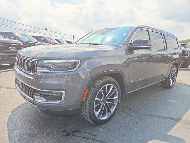 Used 2024 Jeep Wagoneer L Series III w/ Premium Group I AWD/4WD image 2
