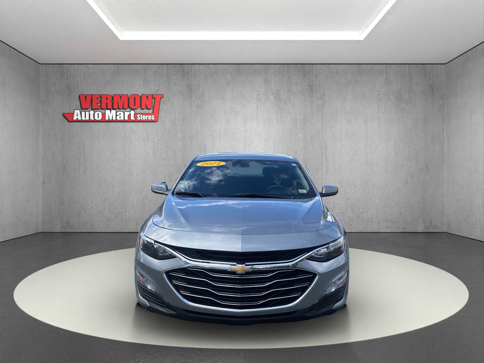 Used 2024 Chevrolet Malibu LT FWD image 2