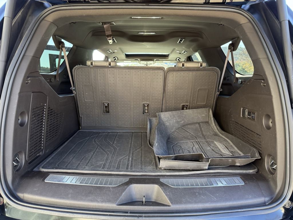 Used 2022 Chevrolet Suburban Z71 w/ Z71 Off-Road Package image 13