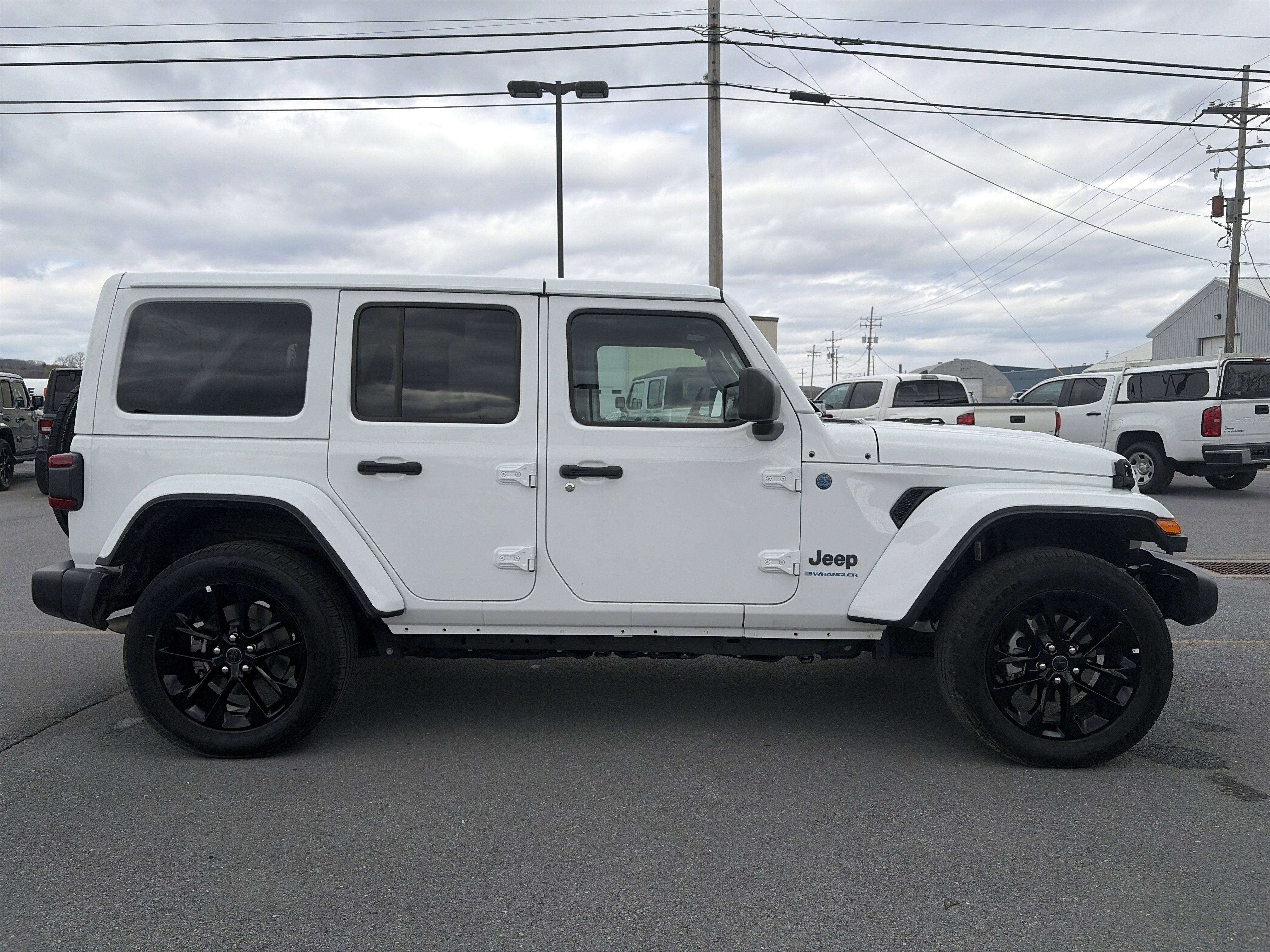 Used 2025 Jeep Wrangler Sahara w/ Safety Group AWD/4WD video 2