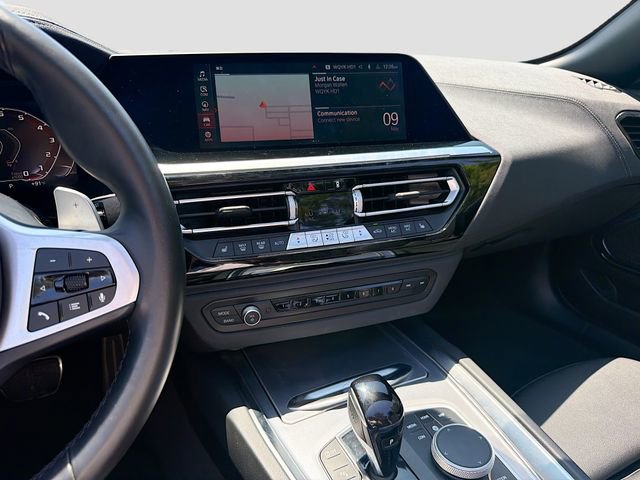 Used 2025 BMW Z4 M40i w/ Premium Package RWD image 25