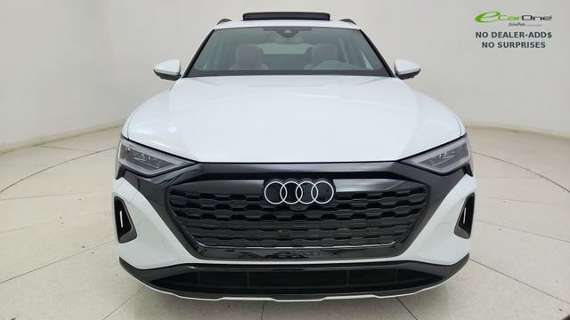 Used 2024 Audi Q8 e-tron Prestige w/ Prestige Package AWD/4WD image 2