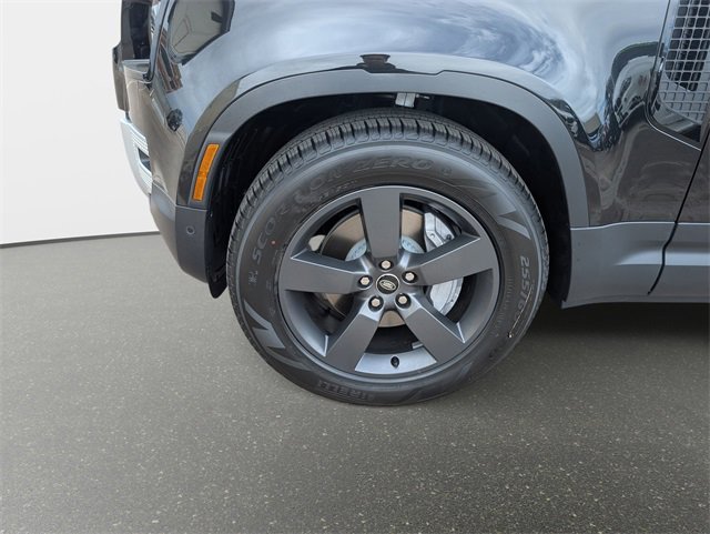 New 2025 Land Rover Defender 130 S image 4