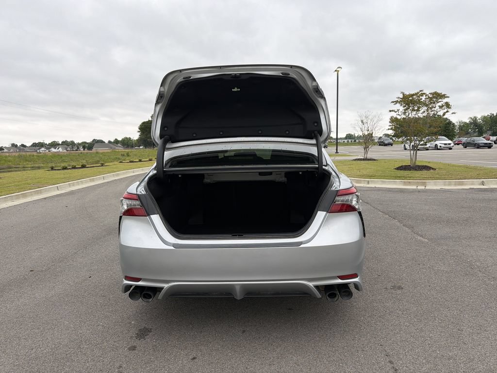 Used 2022 Toyota Camry XSE FWD image 19