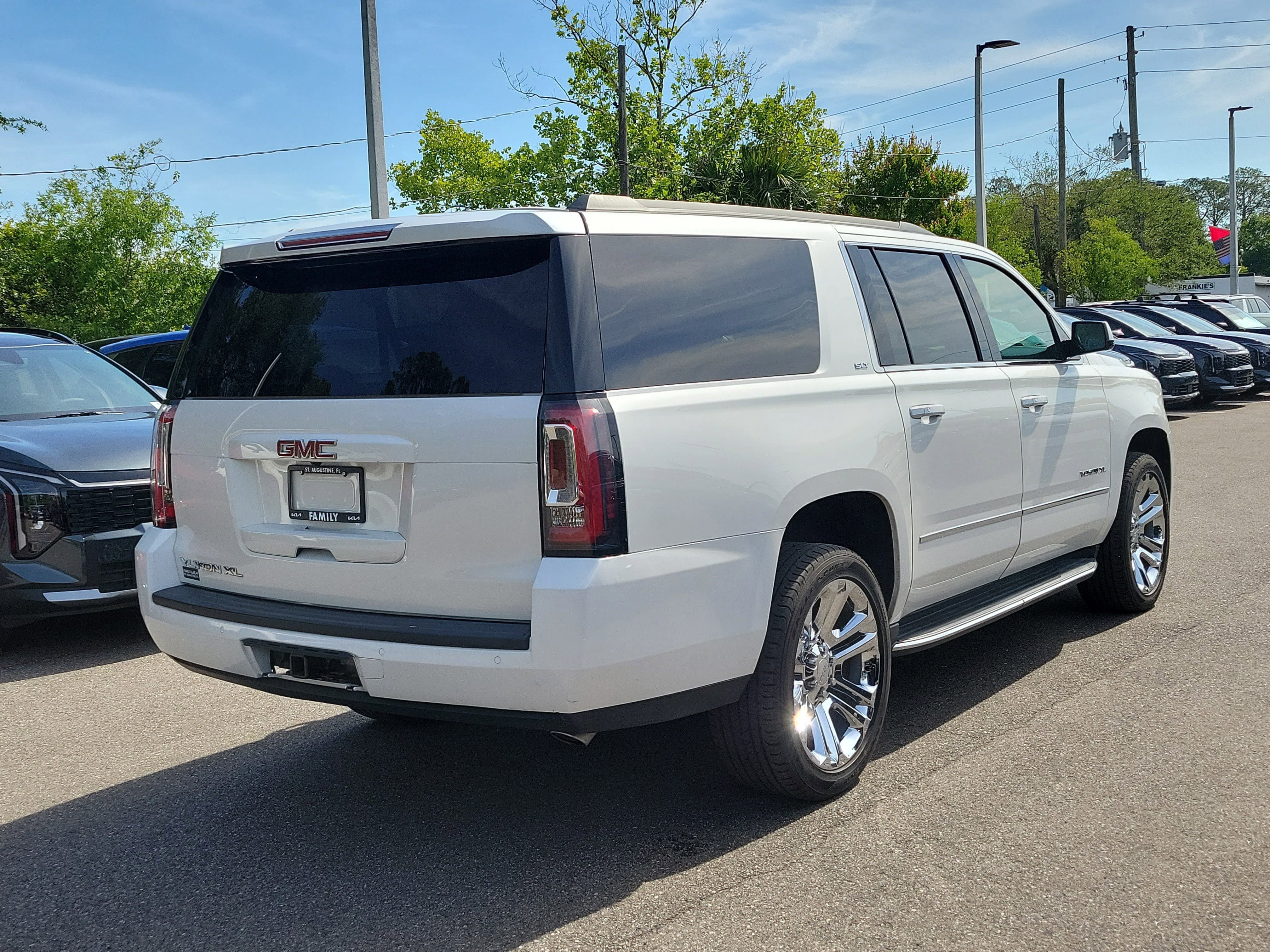 Used 2019 GMC Yukon XL SLT w/ Premium Edition RWD image 6
