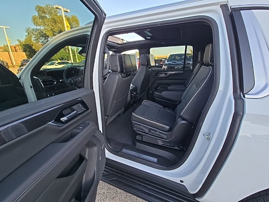New 2026 GMC Yukon XL Elevation w/ Elevation Premium Package image 37
