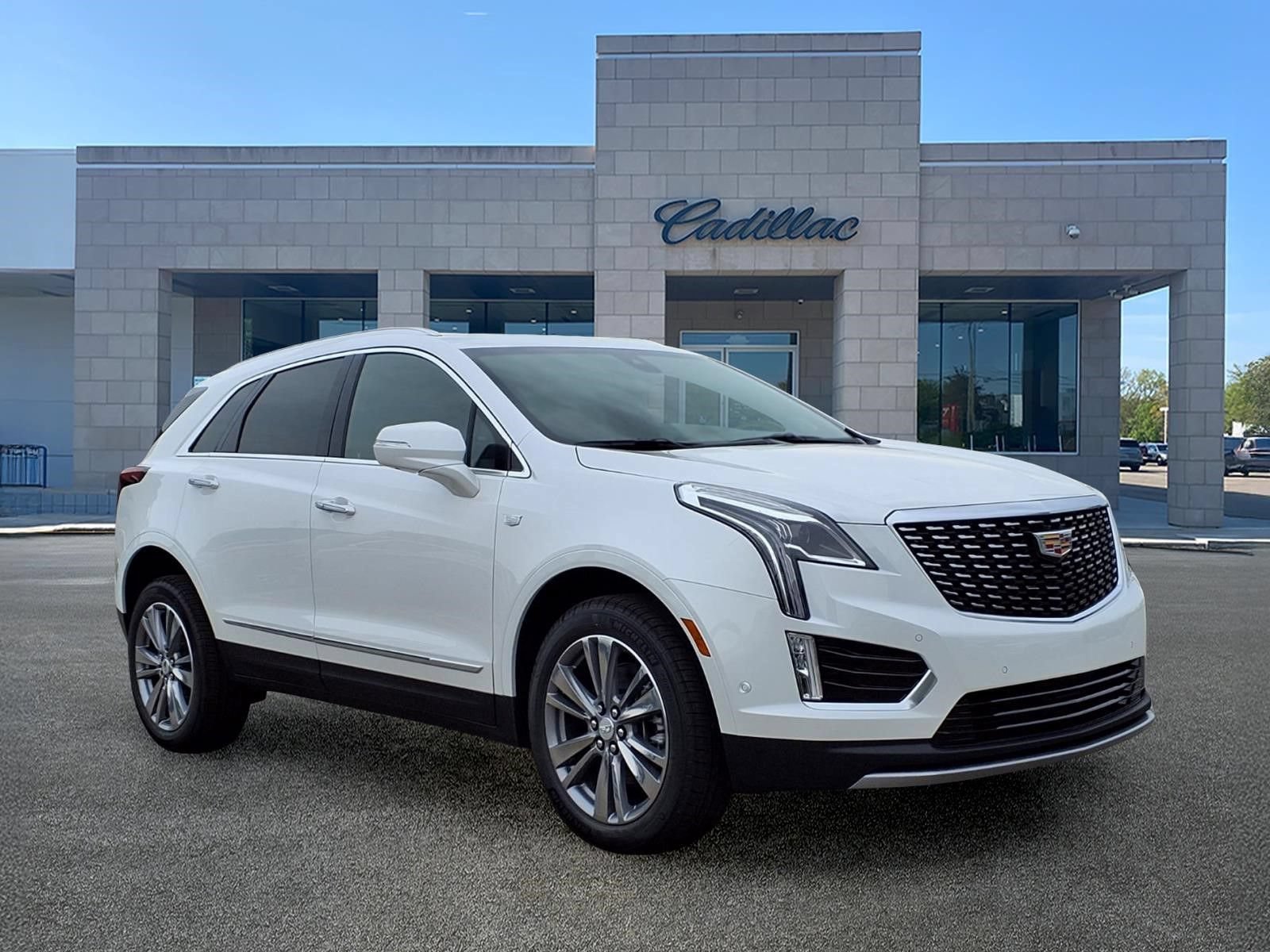 New 2026 Cadillac XT5 Premium Luxury w/ LPO, Floor Liner Package AWD/4WD image 3